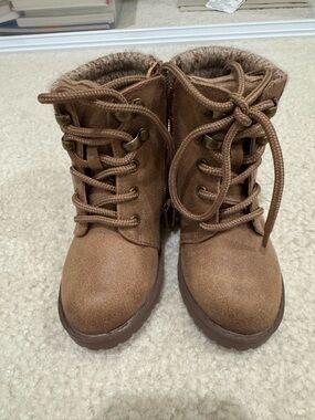 Sugar Kids Tan Brown Lace-Up Faux-Suede Boots. Toddler Size 7.